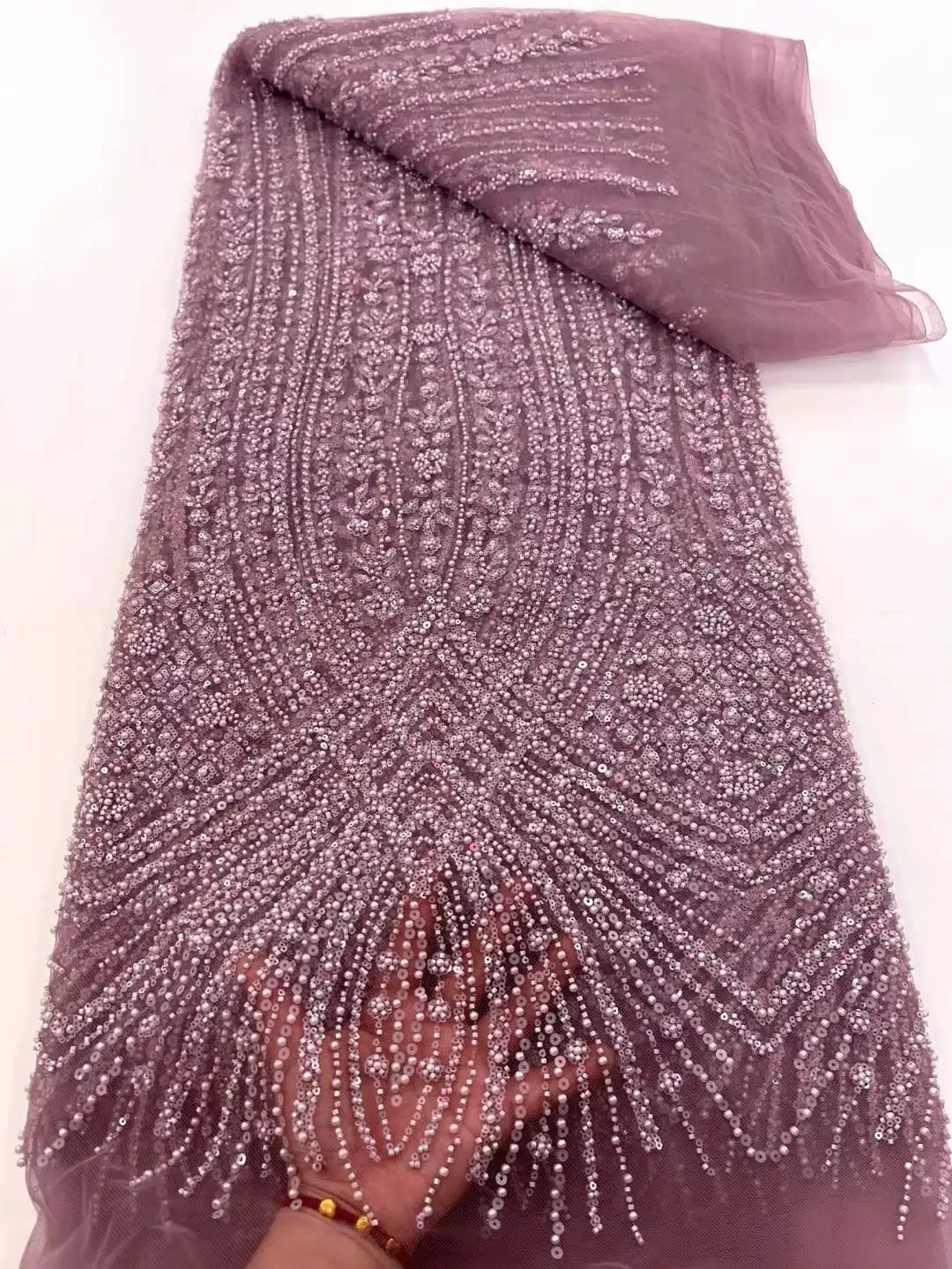 Latest High Quality African Delicate Eligant Soft Embroiderd Sequins Tulle Beaded Lace Fabric Nigerian For Wedding Evening Dress
Latest High Quality African Delicate Eligant Soft Embroiderd Sequins Tulle Beaded Lace Fabric Nigerian For Wedding Evening Dress