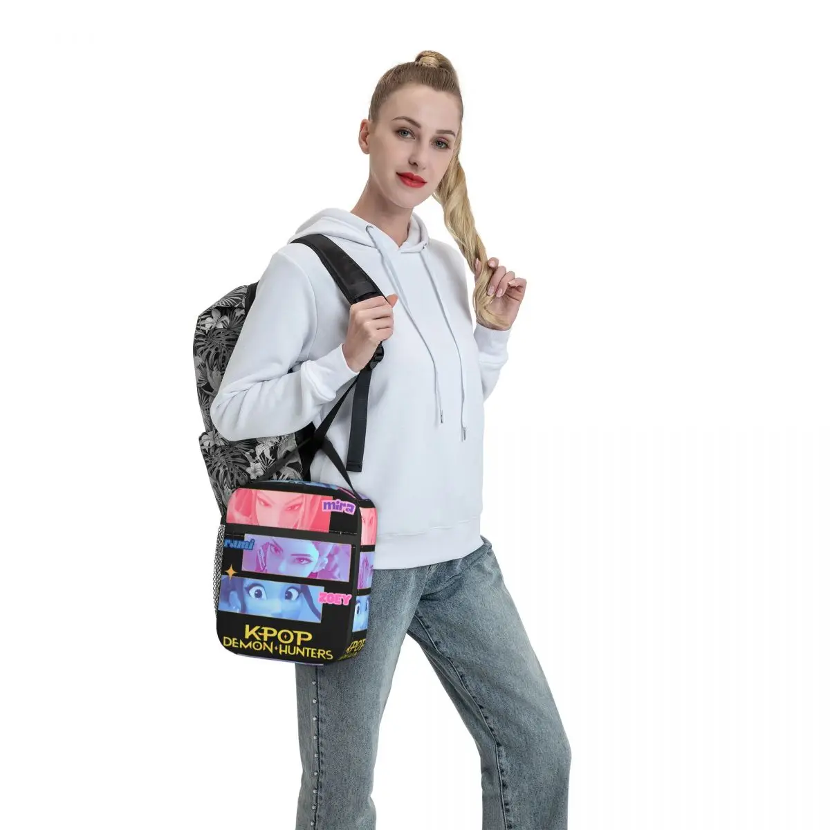 Huntrix Demon Hunters Animation Lunch Bag Leisure Lunch Box For Men Picnic Portable Cooler Bag Oxford Graphic Tote Food Bags
Huntrix Demon Hunters Animation Lunch Bag Leisure Lunch Box For Men Picnic Portable Cooler Bag Oxford Graphic Tote Food Bags