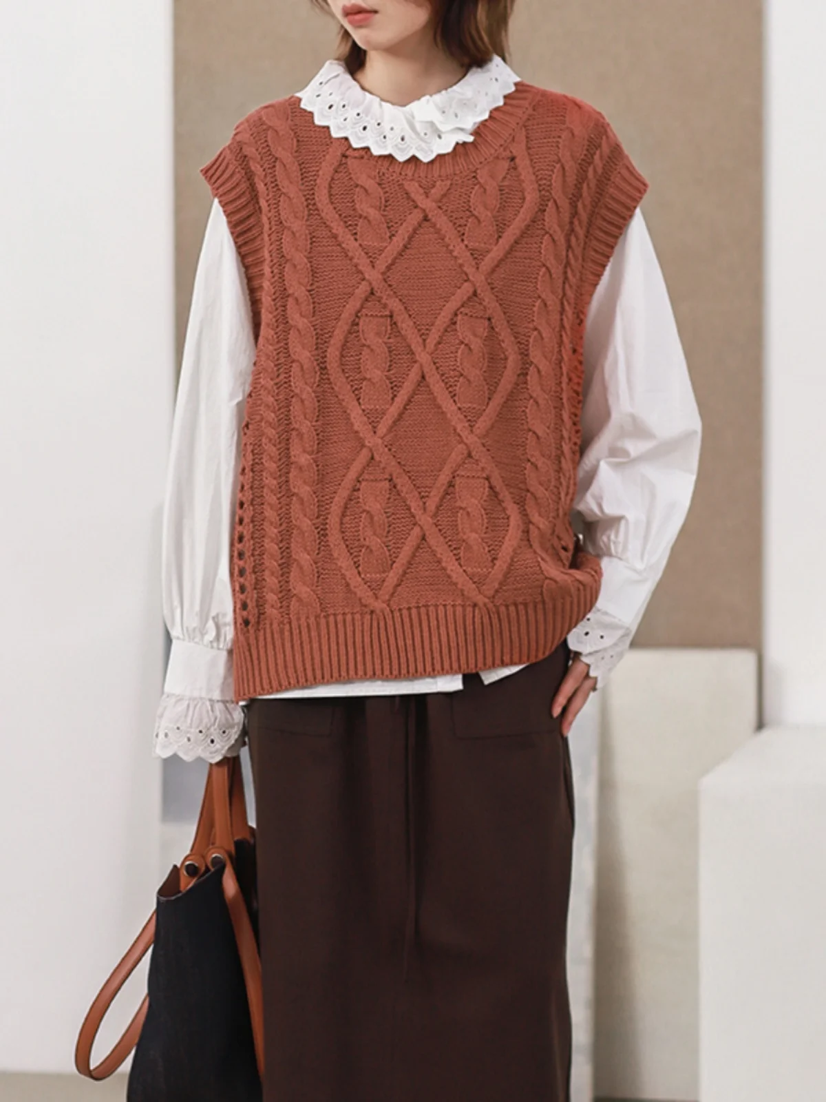 Phil Dan Soft Chunky Needle Overhead Loose Vest Classic Diamond Twist Base Autumn Winter Sweater 8149 Women's Fashion Vest
Phil Dan Soft Chunky Needle Overhead Loose Vest Classic Diamond Twist Base Autumn Winter Sweater 8149 Women's Fashion Vest