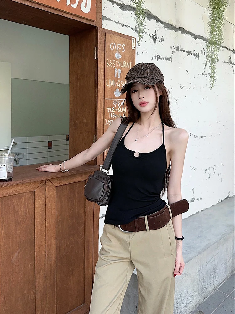 Spicy girl style sexy backless halter top women's summer design slim fit and slimming high street temperament top
Spicy girl style sexy backless halter top women's summer design slim fit and slimming high street temperament top