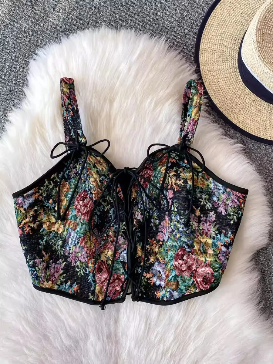 Foamlina European Vintage Jacquard V Neck Halter Top Women 2025 New Lace Tie Slim Fit Cropped Blouse Camis Vest Bustier
Foamlina European Vintage Jacquard V Neck Halter Top Women 2025 New Lace Tie Slim Fit Cropped Blouse Camis Vest Bustier