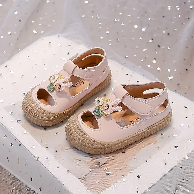 Girls Beach Shoes Toes Capped Cute Mushroom Rabbit Children Sandals for Summer 2025 Summer New Children Flat Shoes Non-slip
Girls Beach Shoes Toes Capped Cute Mushroom Rabbit Children Sandals for Summer 2025 Summer New Children Flat Shoes Non-slip