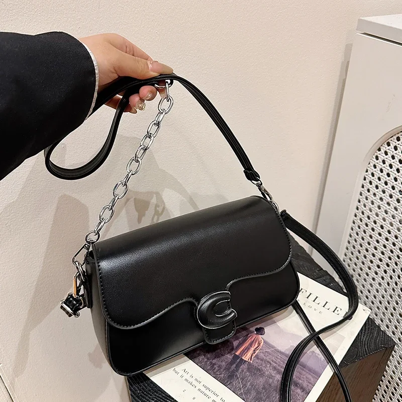 Trendy Fashionable Letter Logo Messenger Bag With Leather Large Capacity High-End For Women Casual
Trendy Fashionable Letter Logo Messenger Bag With Leather Large Capacity High-End For Women Casual