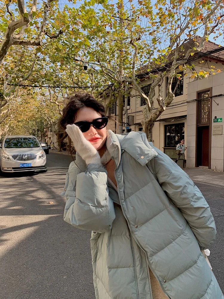 Thickened Heavy 90 White Duck down Winter Coat with Hood Knee-Length Oversize Women's Fashion Commute Style Korean Straight Cut
Thickened Heavy 90 White Duck down Winter Coat with Hood Knee-Length Oversize Women's Fashion Commute Style Korean Straight Cut