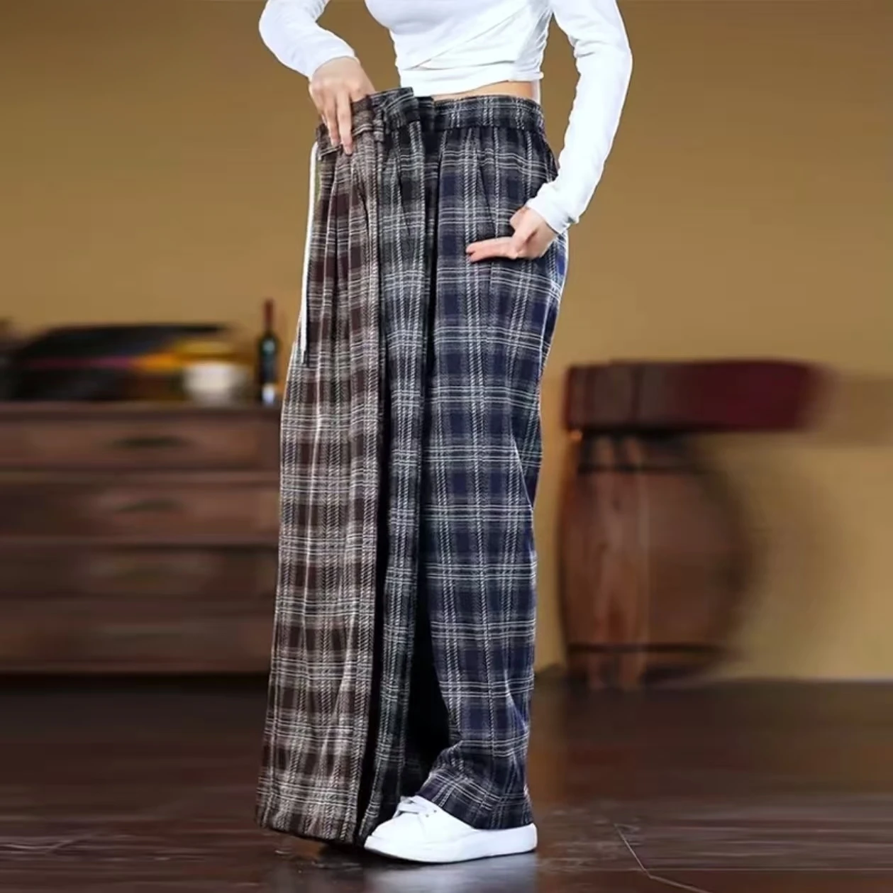 Премиальные легкие брюки в клетку в стиле ретро, повседневные широкие брюки, не требующие глажки, универсальные, свободные, модные, для делового стиля, для джентльменов
Премиальные легкие брюки в клетку в стиле ретро, повседневные широкие брюки, не требующие глажки, универсальные, свободные, модные, для делового стиля, для джентльменов