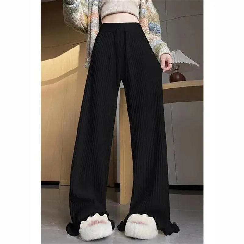 Вязаные широкие брюки для женщин с высокой талией и драпировкой, утолщенные длиной до пола, подходят для верхней одежды
Вязаные широкие брюки для женщин с высокой талией и драпировкой, утолщенные длиной до пола, подходят для верхней одежды