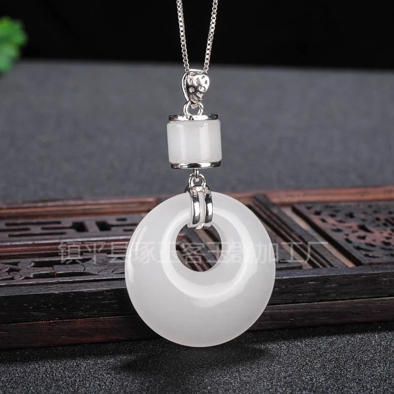 Подвеска с пряжкой Ping An, инкрустированная золотым шелковым нефритовым ожерельем, шерстяная цепочка, подвеска с нефритовой пряжкой принцессы
Подвеска с пряжкой Ping An, инкрустированная золотым шелковым нефритовым ожерельем, шерстяная цепочка, подвеска с нефритовой пряжкой принцессы