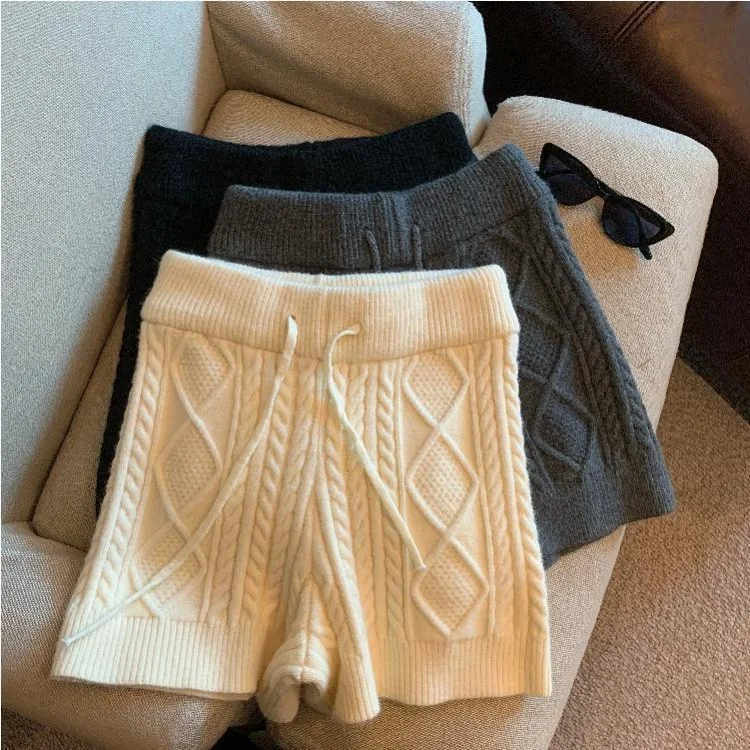 Vintage Fried Dough Twists Knitted Shorts Autumn Winter New Thicked Warm Short Pants Y2k High Waist Drawstring Bottoms
Vintage Fried Dough Twists Knitted Shorts Autumn Winter New Thicked Warm Short Pants Y2k High Waist Drawstring Bottoms
