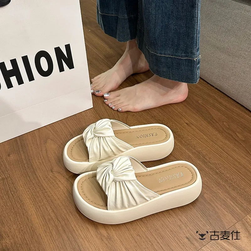 Trendy Thick Heel Slippers Women's Outdoor Summer 2026 New Heightening Slip-On Sandals Anti-Slip Comfortable PU Material
Trendy Thick Heel Slippers Women's Outdoor Summer 2026 New Heightening Slip-On Sandals Anti-Slip Comfortable PU Material