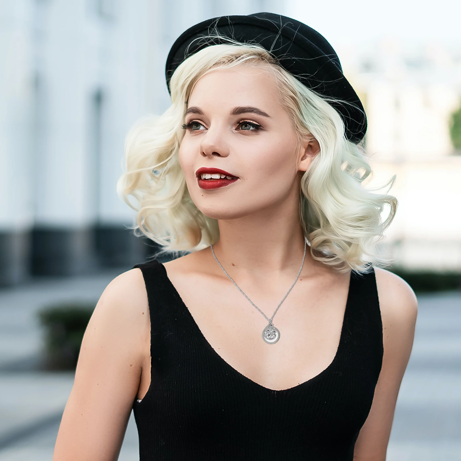 Charm Reading Magnifying Glass Necklace Women Fashion Alloy Lens Necklaces For Book Checking Great Tool
Charm Reading Magnifying Glass Necklace Women Fashion Alloy Lens Necklaces For Book Checking Great Tool
