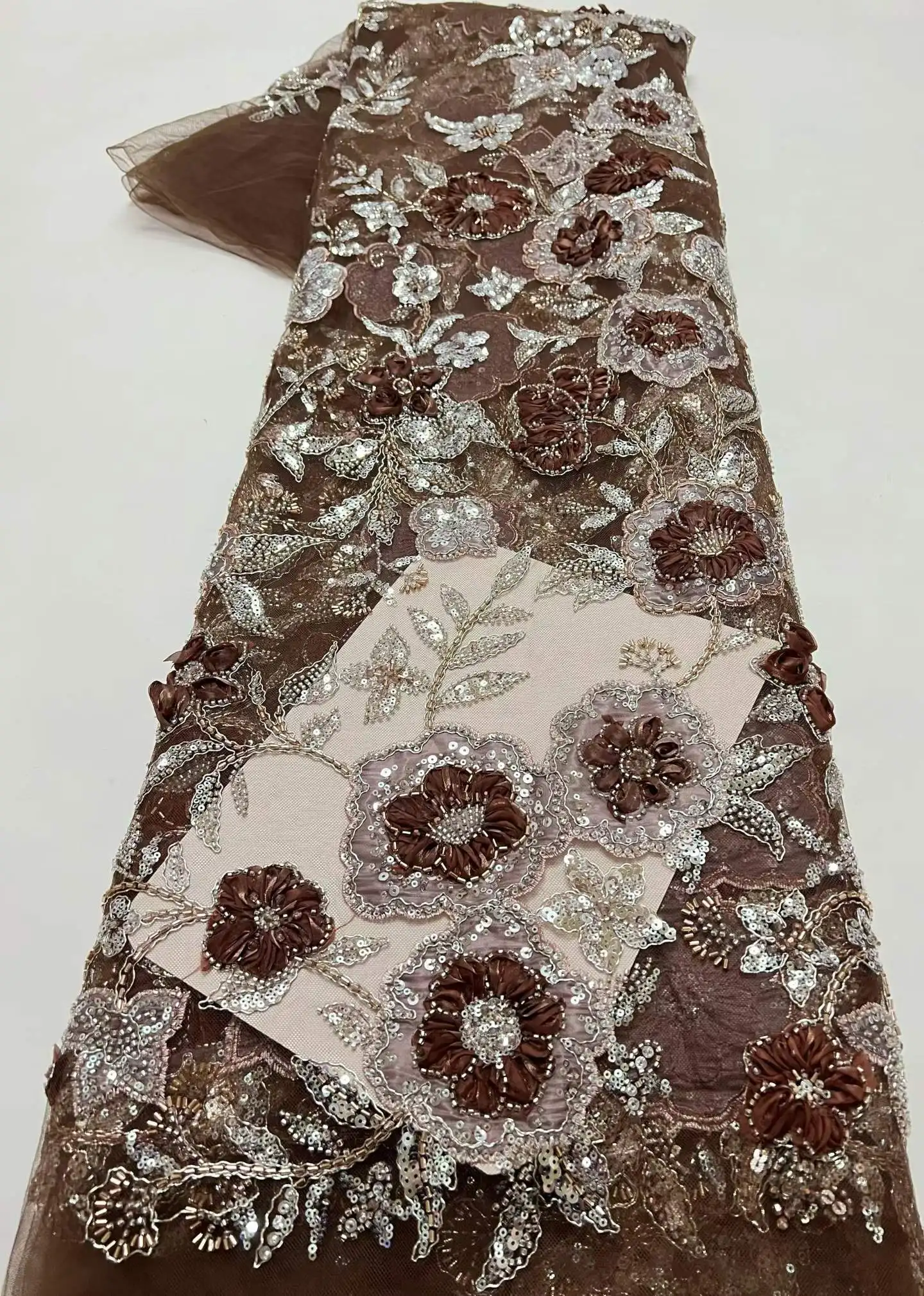 2026 New Elegant 3D Applique African Tulle Beaded Lace Fabric Sewing Sequins French Net Mesh Lace Fabric For Party Wedding Dress
2026 New Elegant 3D Applique African Tulle Beaded Lace Fabric Sewing Sequins French Net Mesh Lace Fabric For Party Wedding Dress
