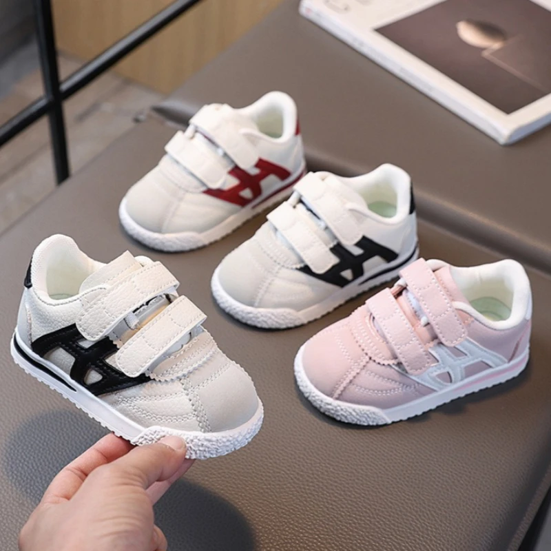 2026 Spring Autumn New Casual Child Sports Shoes Simple Child Soft Single Shoe Retro Child Anti Slip Campus Student Running Shoe
2026 Spring Autumn New Casual Child Sports Shoes Simple Child Soft Single Shoe Retro Child Anti Slip Campus Student Running Shoe