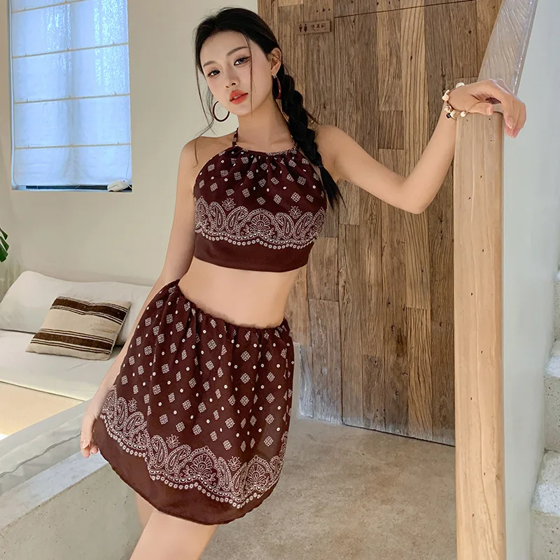 2025 new swimsuit women's skirt split conservative high waist to cover the belly and show thinness, style women's swimsuit
2025 new swimsuit women's skirt split conservative high waist to cover the belly and show thinness, style women's swimsuit