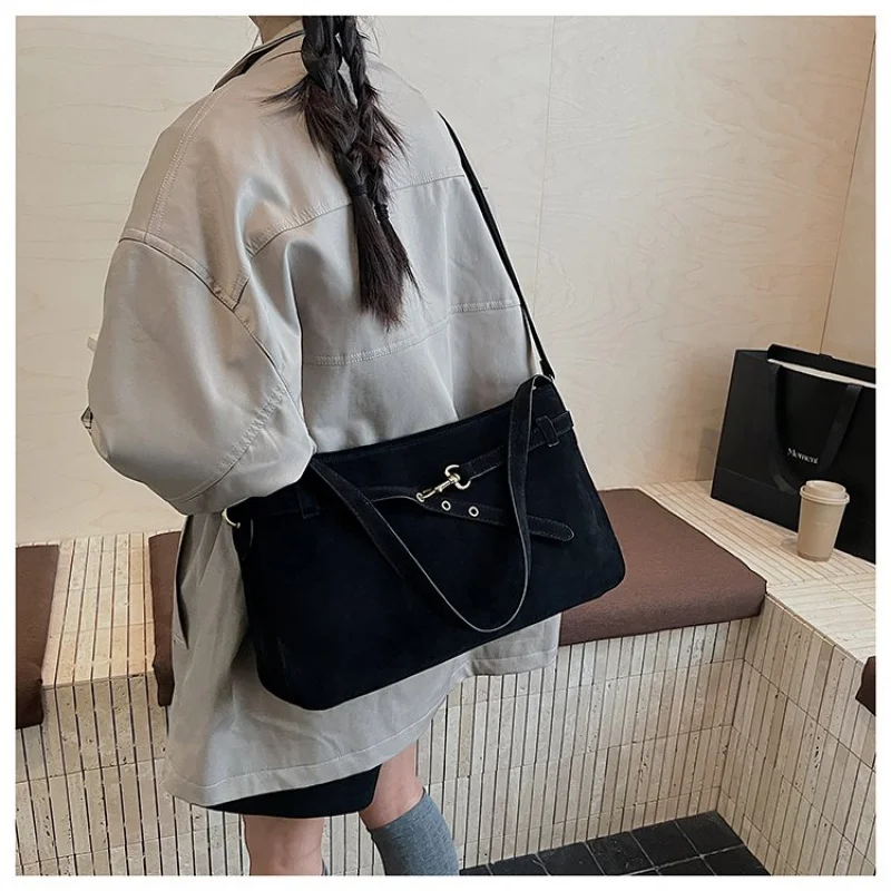 Женский рюкзак с USB-портом для зарядки из холста, идеально подходящий для путешествий и активного отдыха
Женский рюкзак с USB-портом для зарядки из холста, идеально подходящий для путешествий и активного отдыха