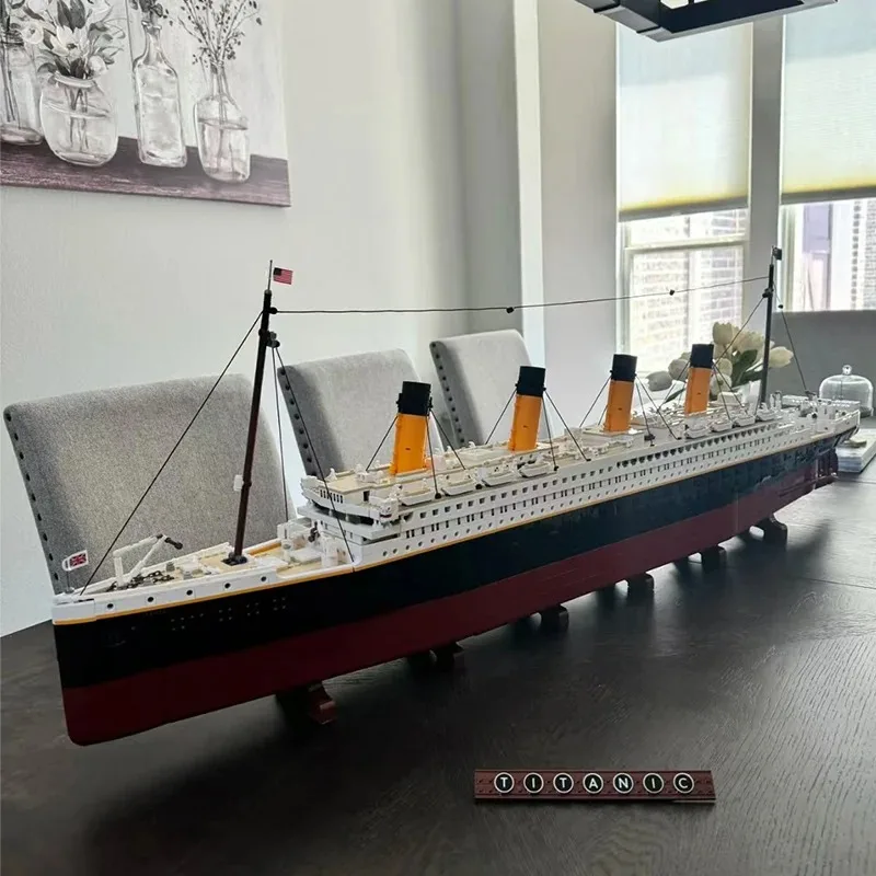 MEIZHI 9090pcs Titani Compatible 10294 Titanic Large Cruise Boat Ship Steamship Bricks Building Blocks Children Toys Gifts
MEIZHI 9090pcs Titani Compatible 10294 Titanic Large Cruise Boat Ship Steamship Bricks Building Blocks Children Toys Gifts