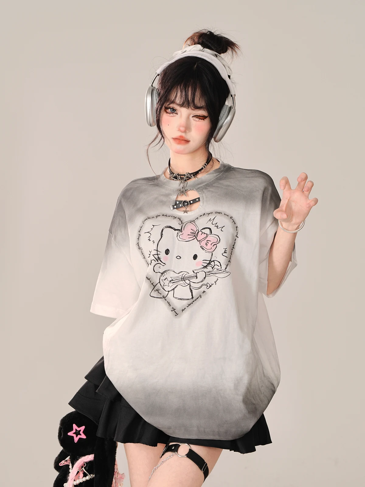 High Quality Hot Selling Wholesale Gradient Short Sleeved T-shirt Women Slimming New Personalized Printed Top Slim Fit Y2k Top
High Quality Hot Selling Wholesale Gradient Short Sleeved T-shirt Women Slimming New Personalized Printed Top Slim Fit Y2k Top