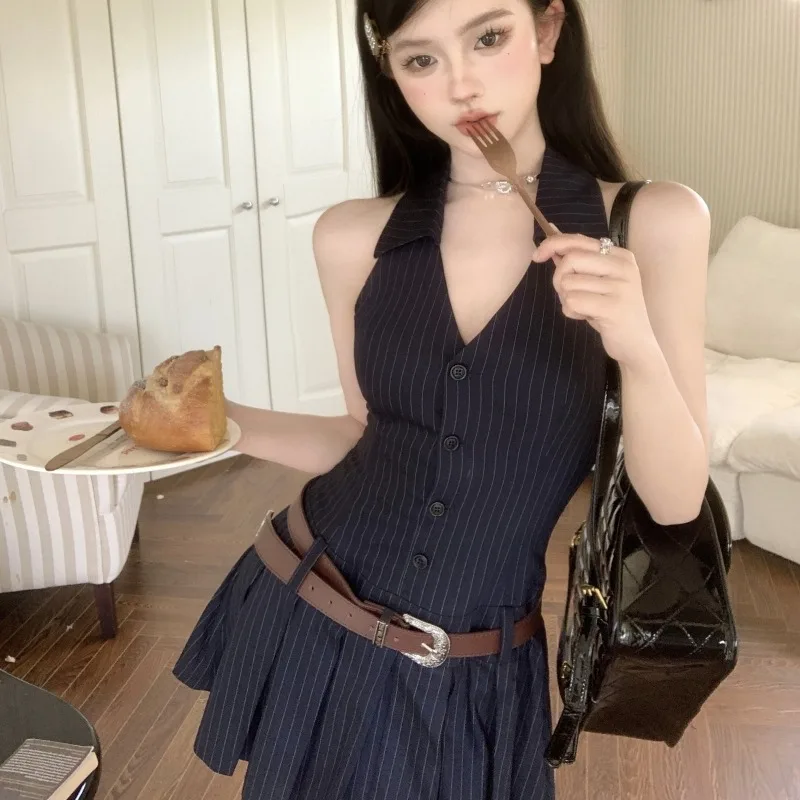 Summer Hepburn Style Black Dress Women Elegant Collarless Gown Sexy Backless A-Line Pleated Short Skirt Korean Style Commute
Summer Hepburn Style Black Dress Women Elegant Collarless Gown Sexy Backless A-Line Pleated Short Skirt Korean Style Commute