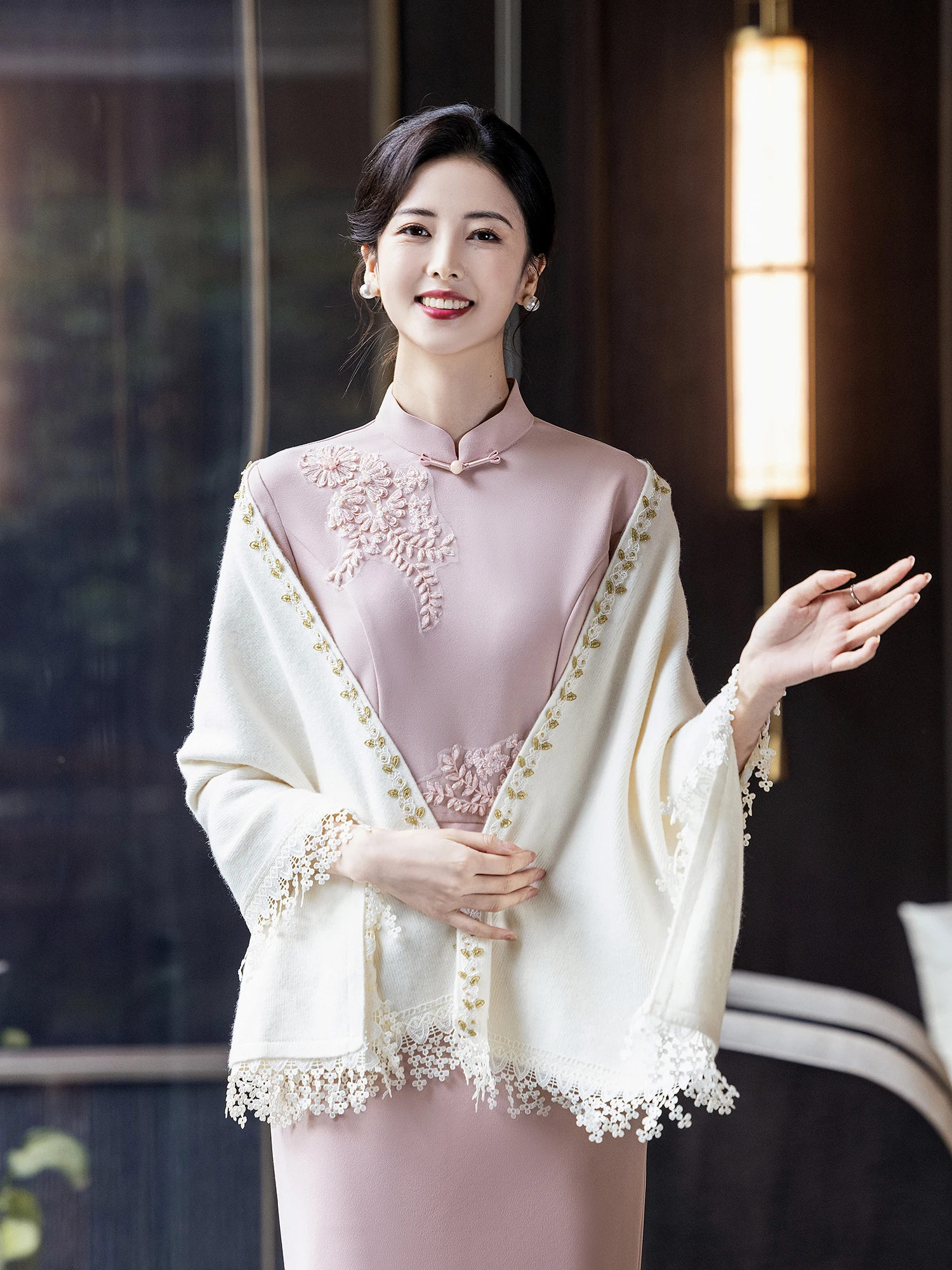 Вязаная кружевная накидка Ele для свадьбы, новая верхняя одежда, теплая, из полиэфирного волокна, с длинными рукавами, однотонная, для повседневного использования
Вязаная кружевная накидка Ele для свадьбы, новая верхняя одежда, теплая, из полиэфирного волокна, с длинными рукавами, однотонная, для повседневного использования