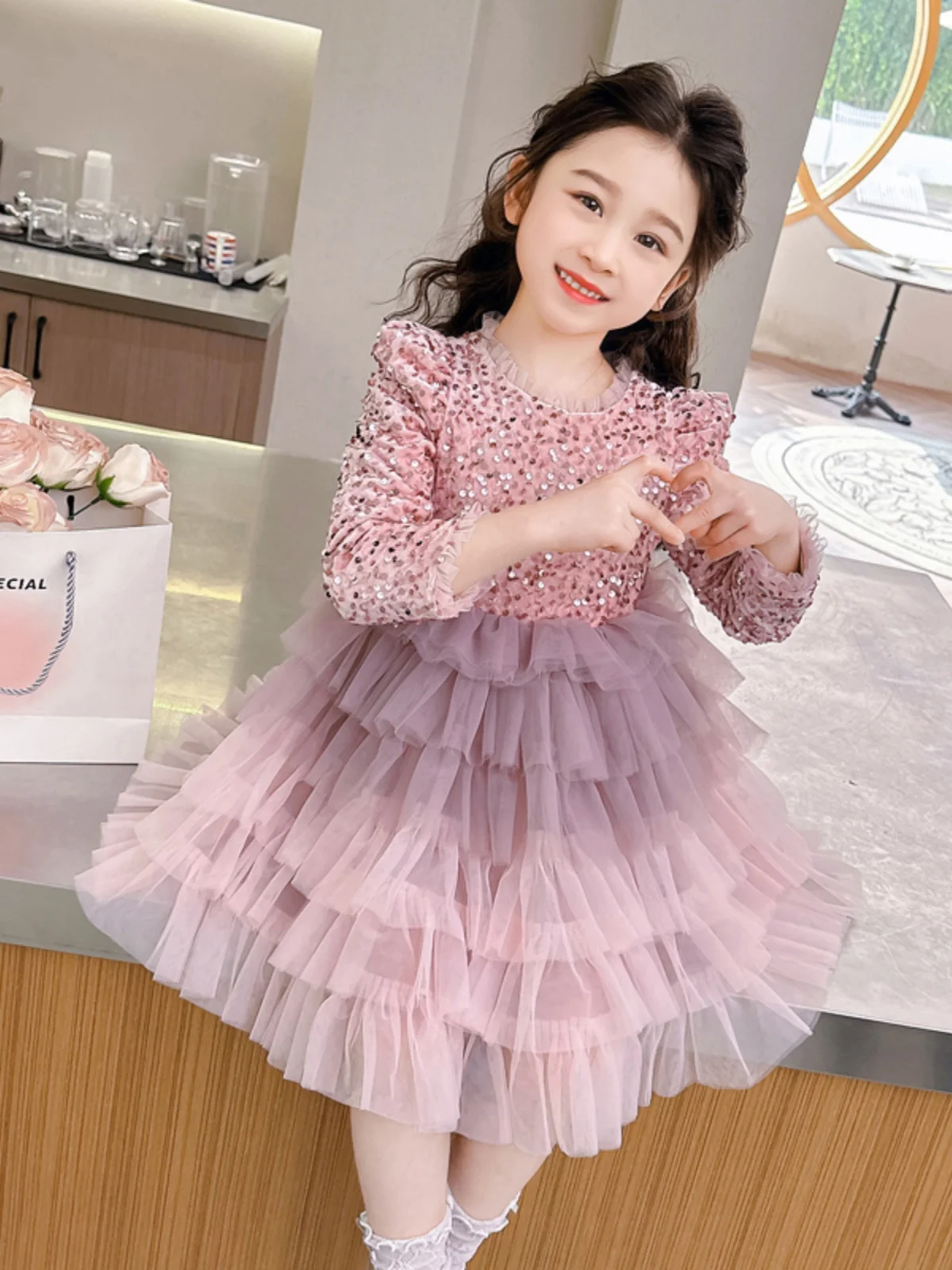 Girls Birthday Par Dr Sparkling Sequin Me adient Color Fluffy Princ Skirt Korean Sle Long Sve round Ne Top
Girls Birthday Par Dr Sparkling Sequin Me adient Color Fluffy Princ Skirt Korean Sle Long Sve round Ne Top