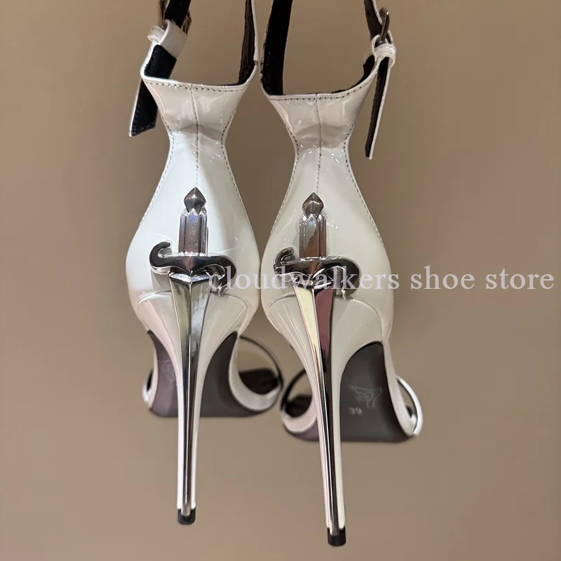 Novel Design Cross Metal Scepter Heel One-Strap Sexy Sandals Glossy Patent Leather Fashion Peep Toe Ankle Strap Buckle Sandals
Novel Design Cross Metal Scepter Heel One-Strap Sexy Sandals Glossy Patent Leather Fashion Peep Toe Ankle Strap Buckle Sandals