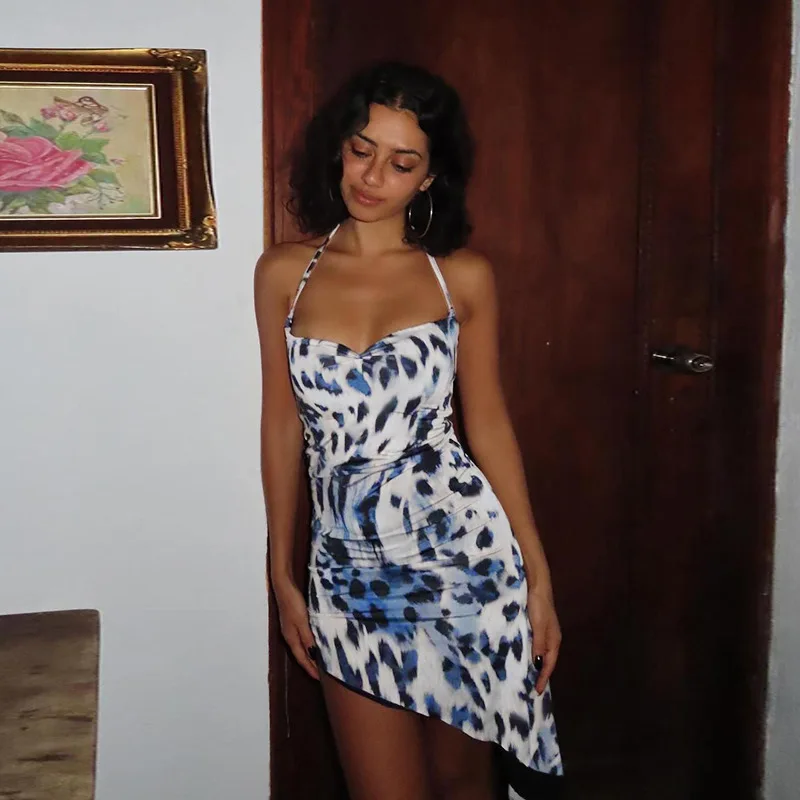 Irregular Leopard Print Neck Strap Dress, New Sexy Revealing Backpack Hip Short Skirt
Irregular Leopard Print Neck Strap Dress, New Sexy Revealing Backpack Hip Short Skirt