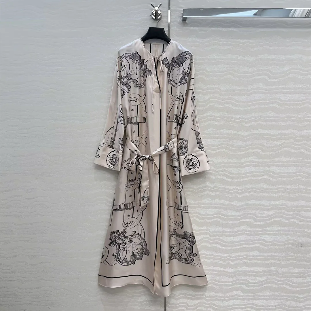 2026 New Spring Elegant Lady Vintage Totem Print Design 100% Silk Long Dress Women O-neck Long Sleeve Slim Belt A-line Dresses
2026 New Spring Elegant Lady Vintage Totem Print Design 100% Silk Long Dress Women O-neck Long Sleeve Slim Belt A-line Dresses