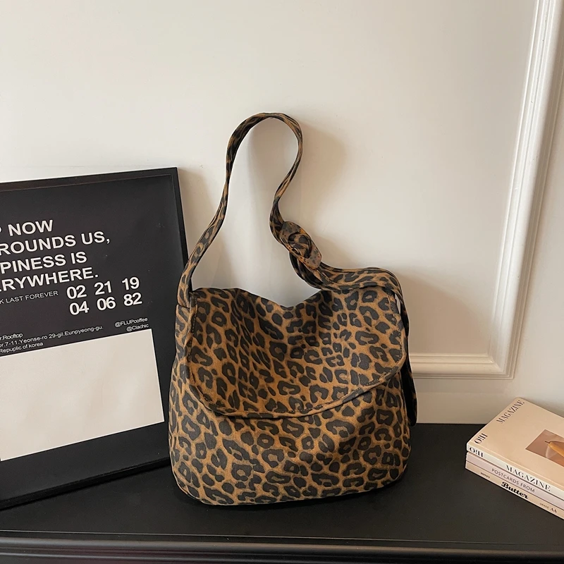 Leopard Print Canvas Tote Bag for Women Large Capacity Vintage Shoulder Bag Casual Basic Style 2026 New Fashion Hobo Bag
Leopard Print Canvas Tote Bag for Women Large Capacity Vintage Shoulder Bag Casual Basic Style 2026 New Fashion Hobo Bag