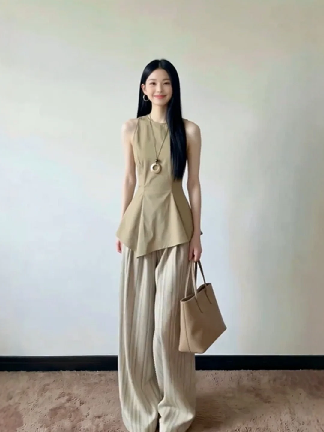 Korean Style Vest Top And Casual Pants Two-Piece Set Fashionable And Elegant Summer Outfit Comfortable Breathable Cotton Mate...
Korean Style Vest Top And Casual Pants Two-Piece Set Fashionable And Elegant Summer Outfit Comfortable Breathable Cotton Mate...