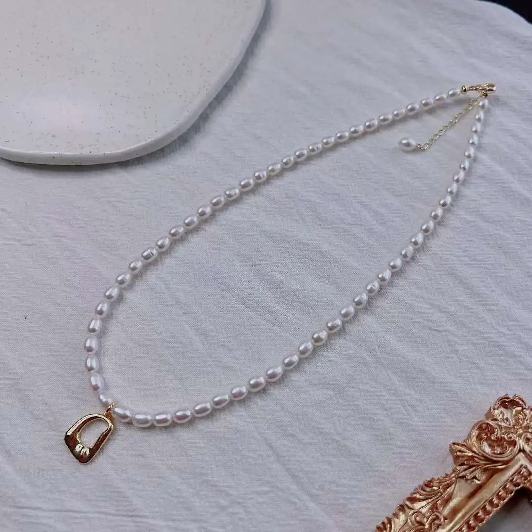 5-6mm Natural Freshwater Rice Pearl Necklace with Geometric Pendant, Daily Versatile
5-6mm Natural Freshwater Rice Pearl Necklace with Geometric Pendant, Daily Versatile