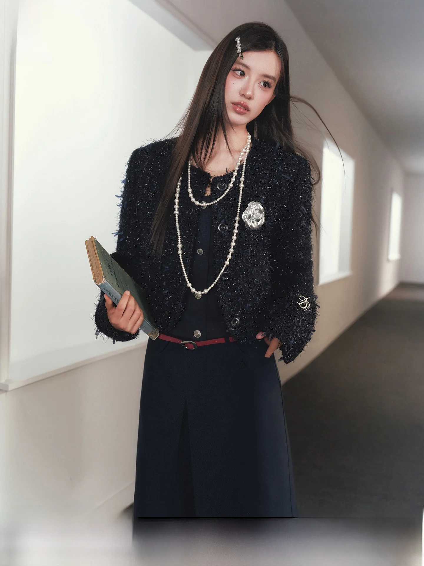 ANDYET AD1 Classic round Neck Loose Women's Jacket Short Top High-End Vintage Open Cardigan Polyester Wool Nylon Fabric
ANDYET AD1 Classic round Neck Loose Women's Jacket Short Top High-End Vintage Open Cardigan Polyester Wool Nylon Fabric
