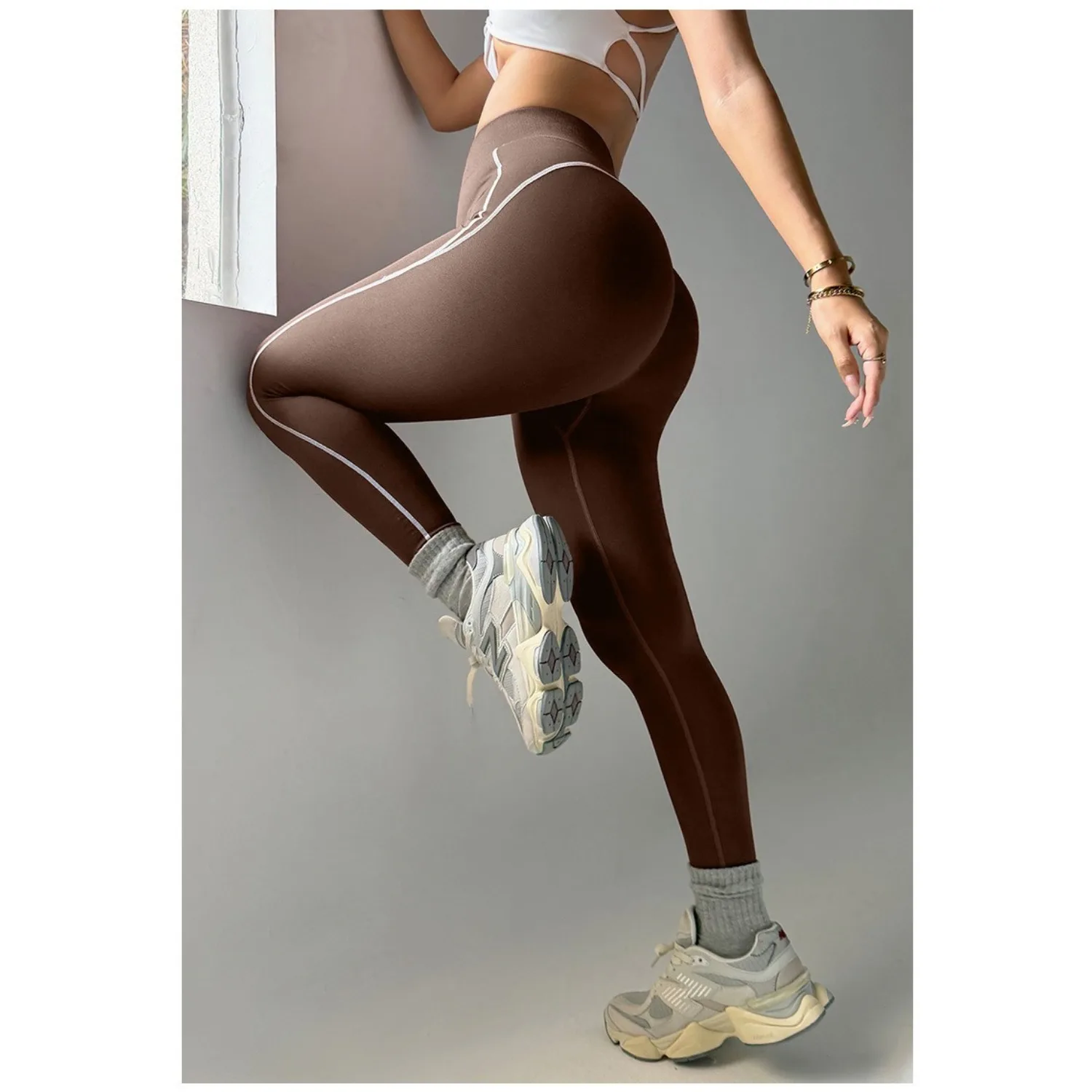 Новые женские брюки для фитнеса и йоги, трикотажные полосатые брюки с высокой талией, облегающие леггинсы для йоги, брюки для бега на открытом воздухе
Новые женские брюки для фитнеса и йоги, трикотажные полосатые брюки с высокой талией, облегающие леггинсы для йоги, брюки для бега на открытом воздухе