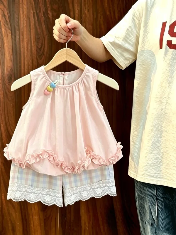 Girls Summer Outfit 2026 New Sweet Pink Baby Bloom Top Casual Plaid Lace Nine-Piece Pants Two-Piece Set Short Sleeve round Neck
Girls Summer Outfit 2026 New Sweet Pink Baby Bloom Top Casual Plaid Lace Nine-Piece Pants Two-Piece Set Short Sleeve round Neck