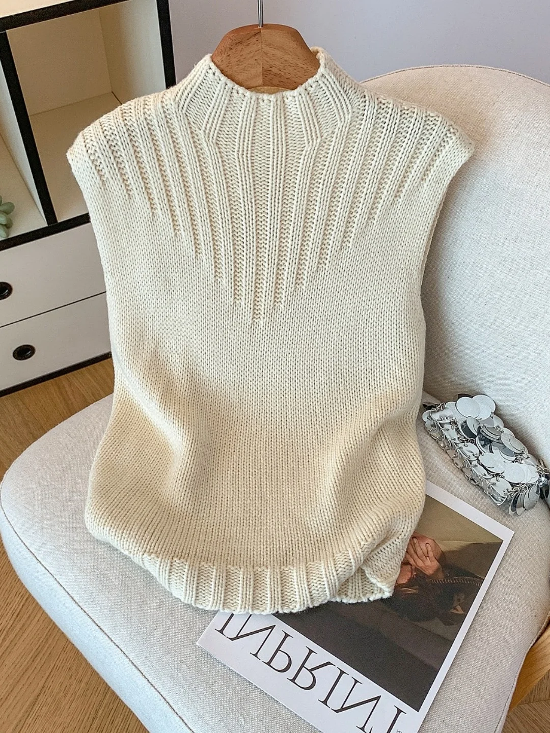 Korean Style Half High Collar Sweater Vest Women's Autumn Winter New High-End Sleeveless Layering Knitted Vest Fashionable
Korean Style Half High Collar Sweater Vest Women's Autumn Winter New High-End Sleeveless Layering Knitted Vest Fashionable