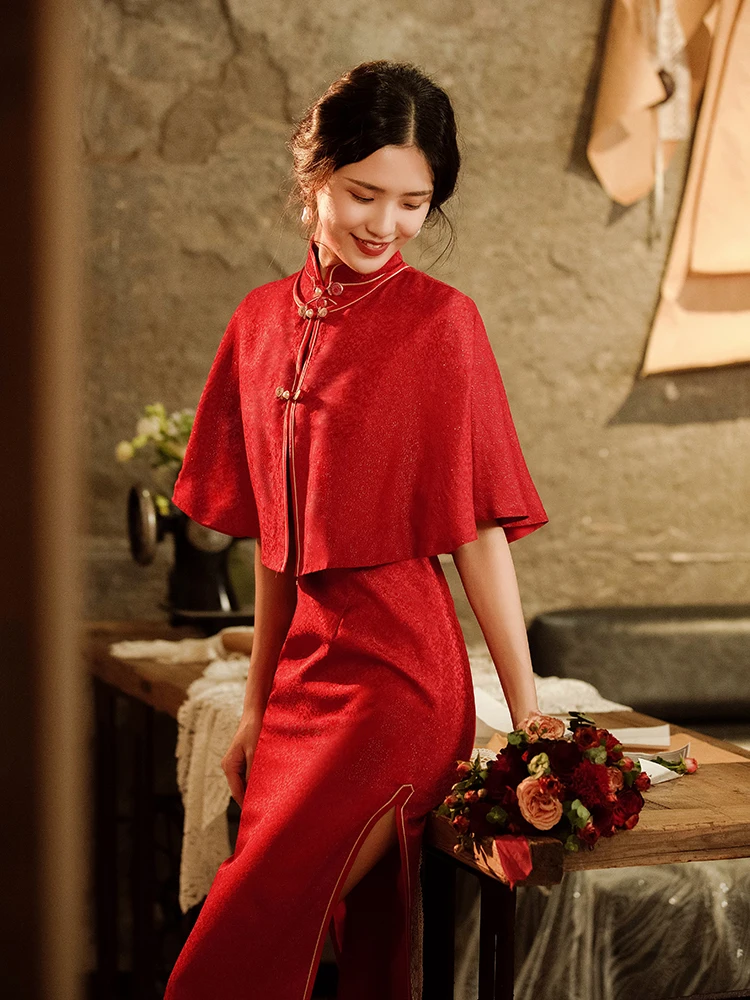 Шелковое свадебное платье в винтажном китайском стиле для невесты, длинное, с низким разрезом, женский костюм для помолвки
Шелковое свадебное платье в винтажном китайском стиле для невесты, длинное, с низким разрезом, женский костюм для помолвки