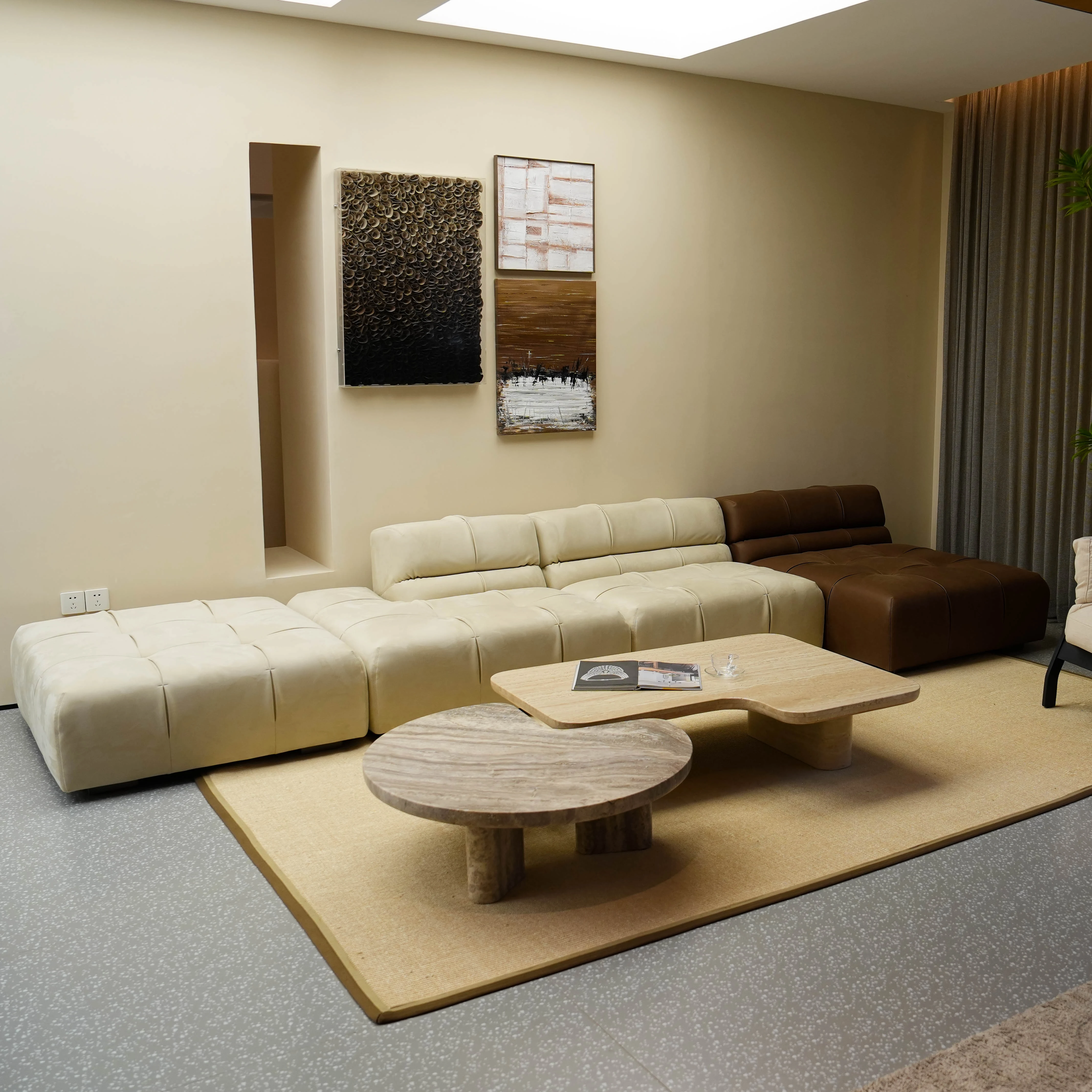 #Minimalist Corner Sofa Set Reclining Modular Design Genuine Leather Tufted Upholstery Comfortable Seating Apartment Hotel Use
#Minimalist Corner Sofa Set Reclining Modular Design Genuine Leather Tufted Upholstery Comfortable Seating Apartment Hotel Use