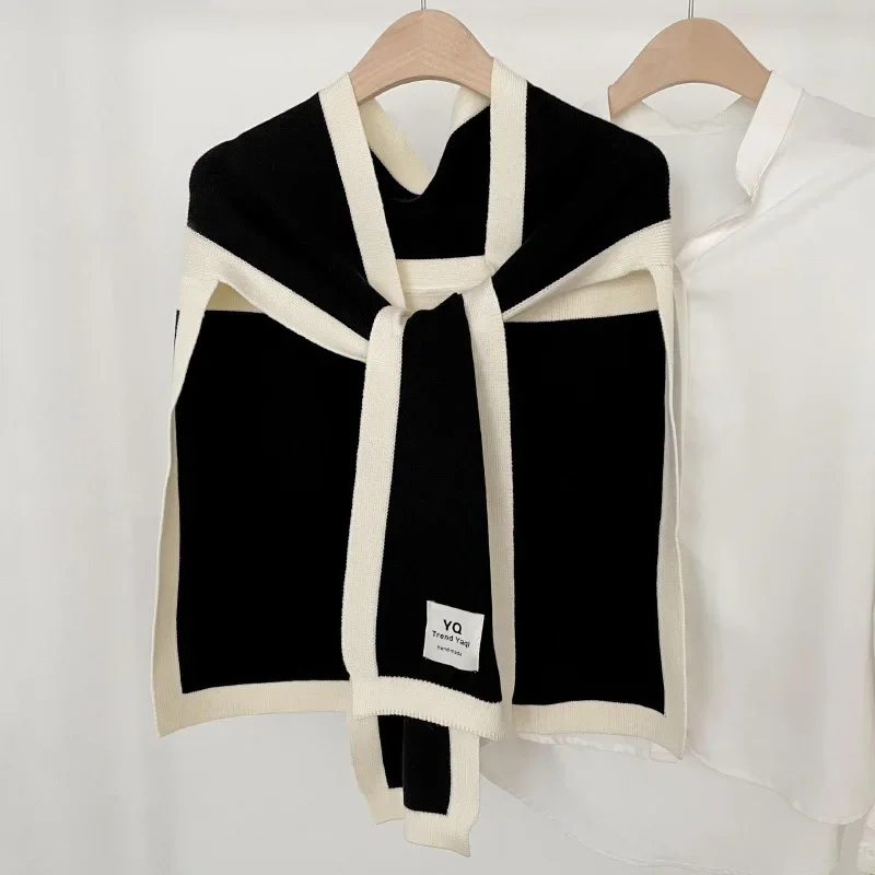 Poncho Cloak Spring and Autumn New Knitted Small Shawl Women's Korean Edition Warm Wrap with Small Sweetheart Knot Scarf
Poncho Cloak Spring and Autumn New Knitted Small Shawl Women's Korean Edition Warm Wrap with Small Sweetheart Knot Scarf