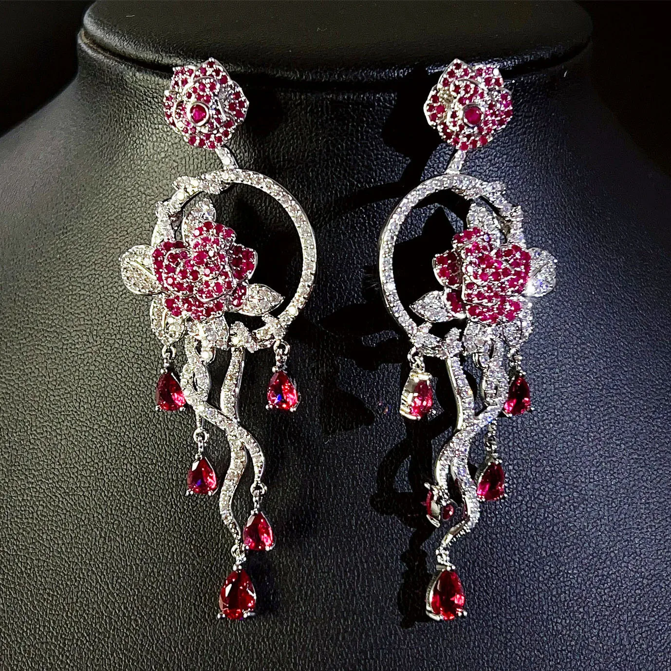 Red Pink Blue Flower Dangling Earrings for Women Luxury Jewelry Zirconia Wedding Bride Earrings Dinner Party Gown Jewelry
Red Pink Blue Flower Dangling Earrings for Women Luxury Jewelry Zirconia Wedding Bride Earrings Dinner Party Gown Jewelry