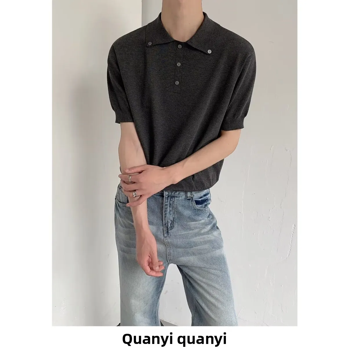 Мужская футболка Slim Fit с коротким рукавом, модная корейская летняя футболка, универсальный базовый топ с круглым вырезом из полиэфирного волокна
Мужская футболка Slim Fit с коротким рукавом, модная корейская летняя футболка, универсальный базовый топ с круглым вырезом из полиэфирного волокна