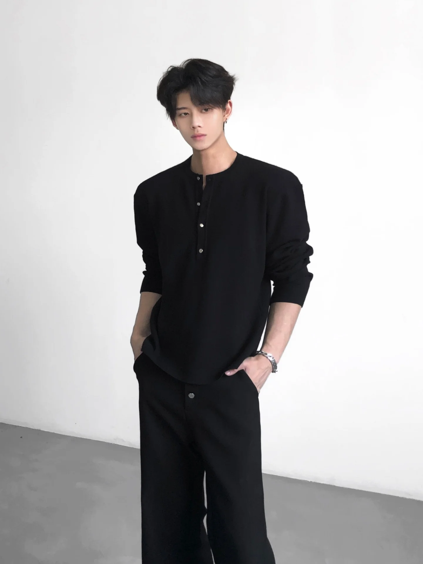 Ace High Intelligence Relaxing Henry Collar Wool T-Shirt Spring CleanFit Slim Pure Color Shoulder Level Top for Men
Ace High Intelligence Relaxing Henry Collar Wool T-Shirt Spring CleanFit Slim Pure Color Shoulder Level Top for Men