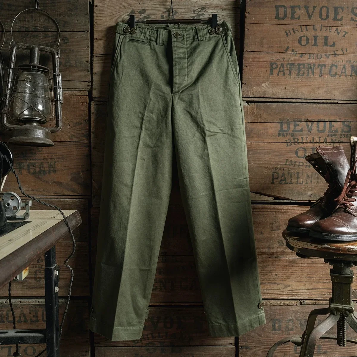 Rugged Bronson Army M-43 Field Pants Cotton Sateen 40s Vintage Style Mens Trousers Straight Fit
Rugged Bronson Army M-43 Field Pants Cotton Sateen 40s Vintage Style Mens Trousers Straight Fit