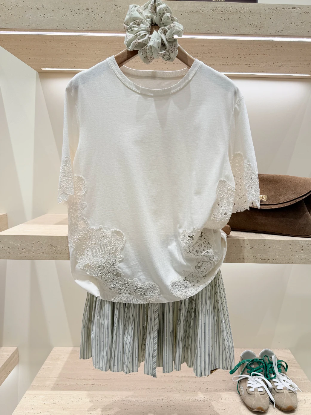 HEIDD S Home 2026 Spring Summer Heavyweight Lace Embroidery Patchwork Loose Short Sleeve White T-Shirt Casual Style Cotton ro...
HEIDD S Home 2026 Spring Summer Heavyweight Lace Embroidery Patchwork Loose Short Sleeve White T-Shirt Casual Style Cotton ro...