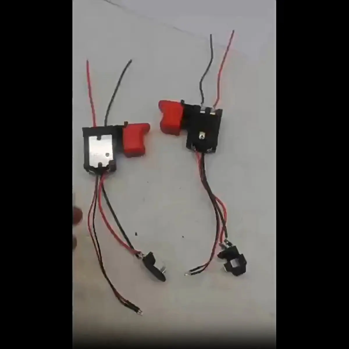 A013 For 10.8V Lithium Drill 12V Charging Drill Switch Forward and Reverse Speed Switch
A013 For 10.8V Lithium Drill 12V Charging Drill Switch Forward and Reverse Speed Switch