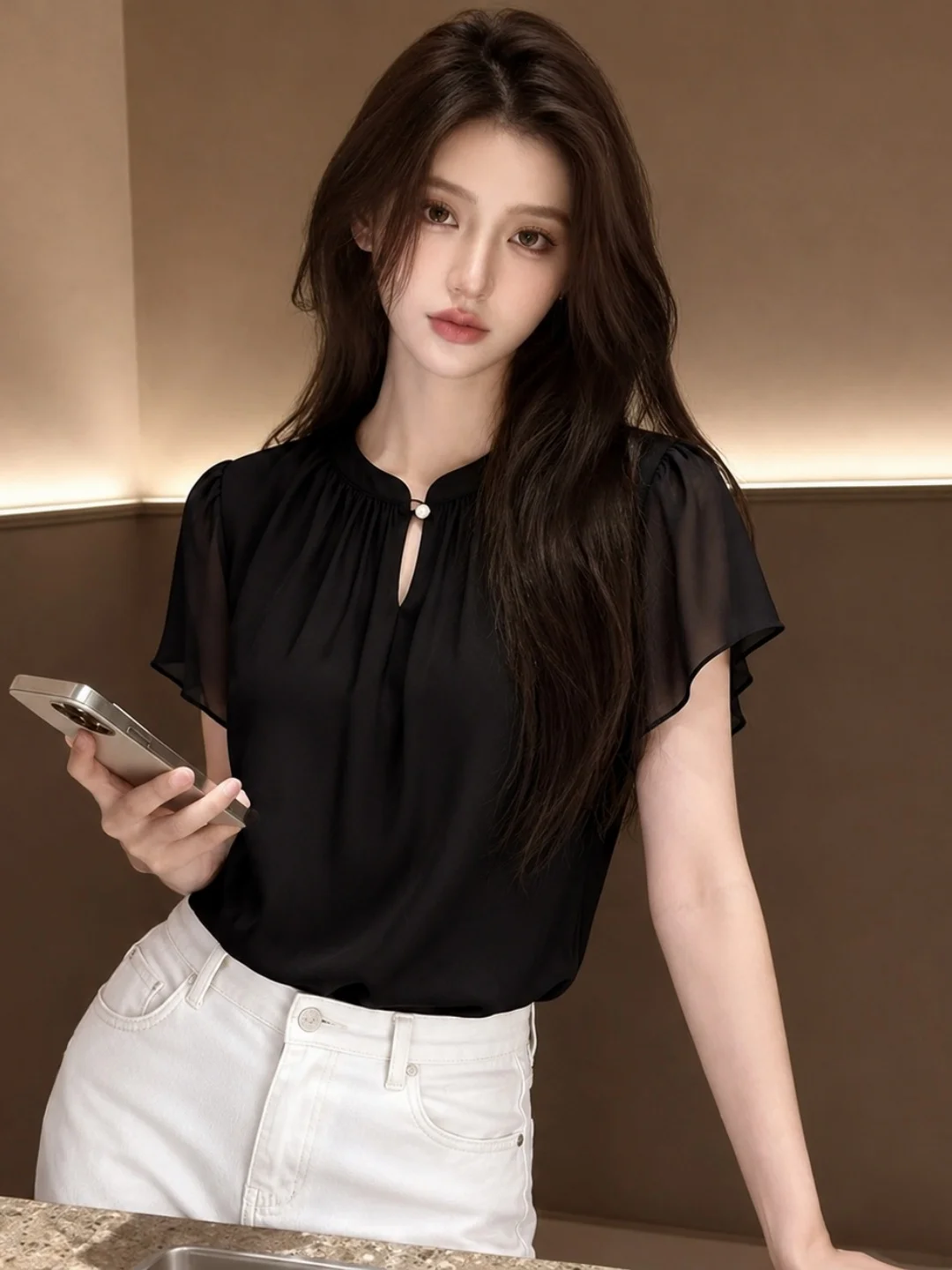 Elegant Chiffon Base Shirt Comfortable Summer 2026 Trendy All-Match Elegant Neck Design Slimming Comfortable Short Sleeve
Elegant Chiffon Base Shirt Comfortable Summer 2026 Trendy All-Match Elegant Neck Design Slimming Comfortable Short Sleeve