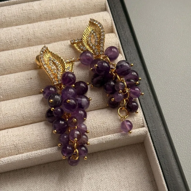 New Designer Retro Luxury Purple Agate Grape Tassel Women's Earrings Fashion Charm High-quality Popular Grape Women's Earrings
New Designer Retro Luxury Purple Agate Grape Tassel Women's Earrings Fashion Charm High-quality Popular Grape Women's Earrings