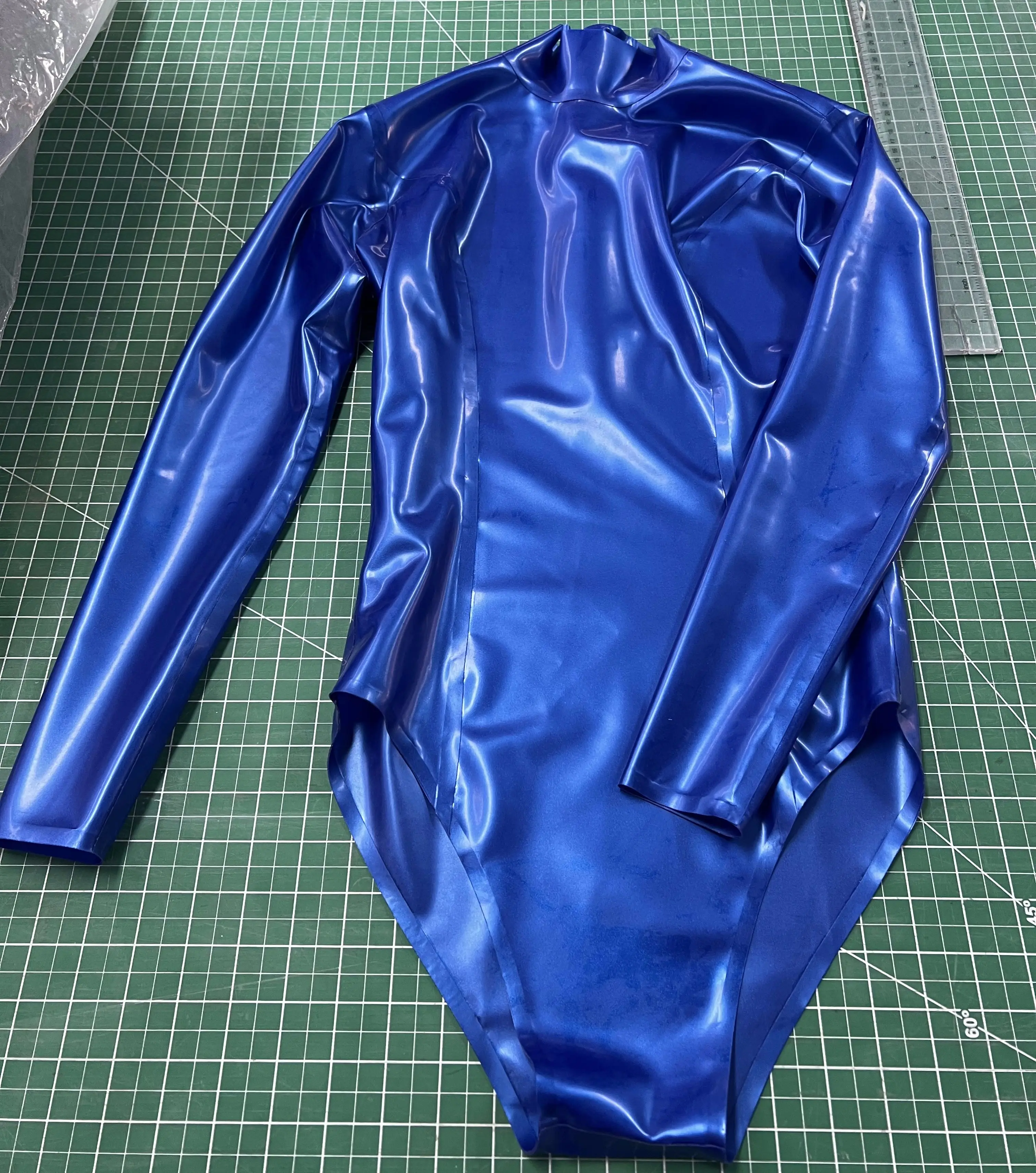 Blue Rubber High Neck Long Sleeve Tight Stretch Latex Bodysuit Front Zipper Design Stage Show
Blue Rubber High Neck Long Sleeve Tight Stretch Latex Bodysuit Front Zipper Design Stage Show