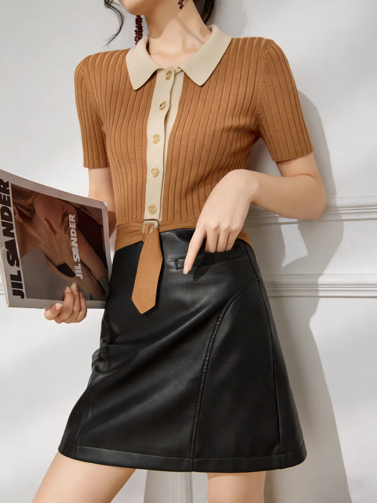 Lulu Korean Style Versatile Short Sleeve Knitted Shirt Women's Slim Fit Summer Top Elegant Quality Fashionable round Neck
Lulu Korean Style Versatile Short Sleeve Knitted Shirt Women's Slim Fit Summer Top Elegant Quality Fashionable round Neck