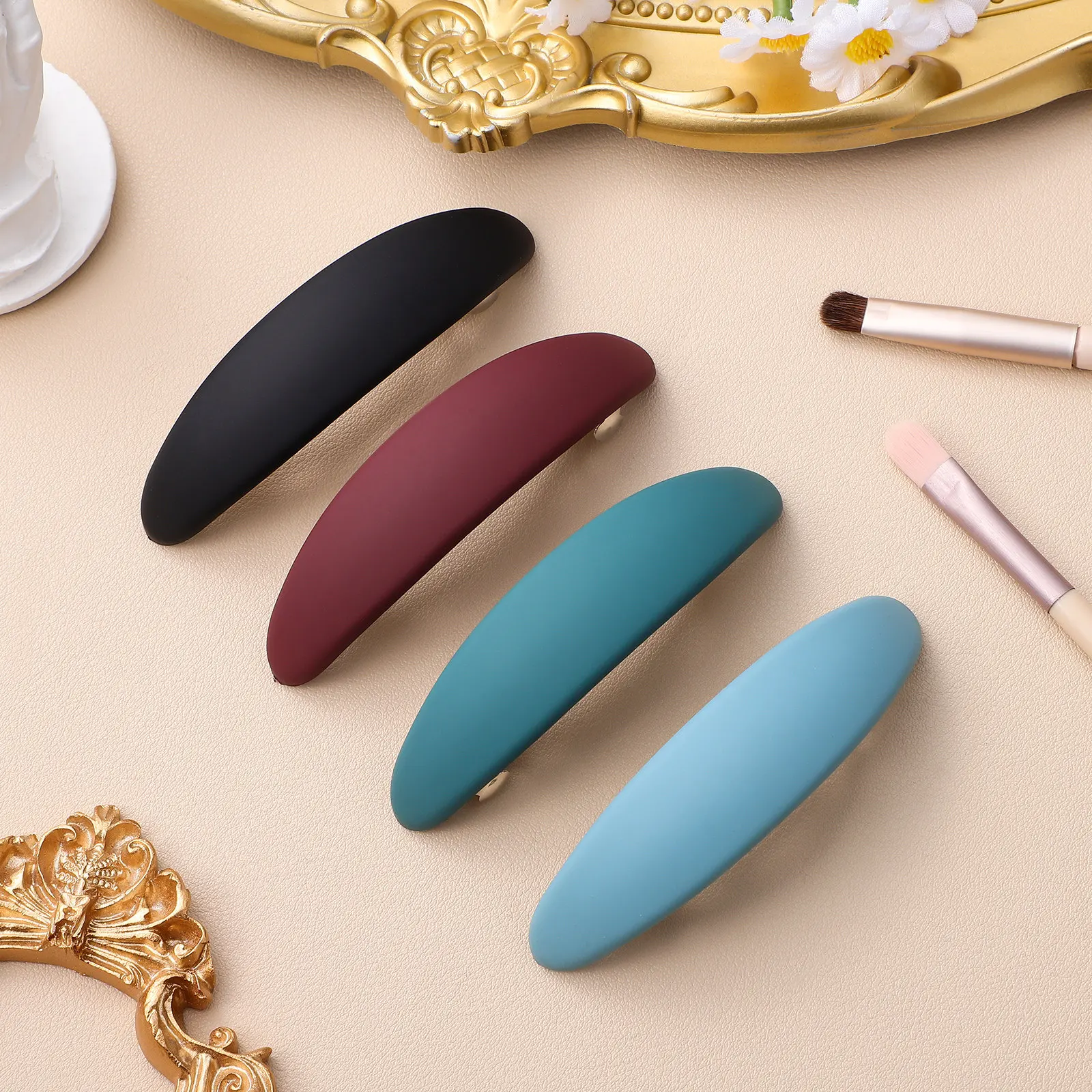 Набор из 4 плоских заколок для волос для женщин: овальные французские заколки с прочной застежкой для надежной фиксации и укладки волос
Набор из 4 плоских заколок для волос для женщин: овальные французские заколки с прочной застежкой для надежной фиксации и укладки волос