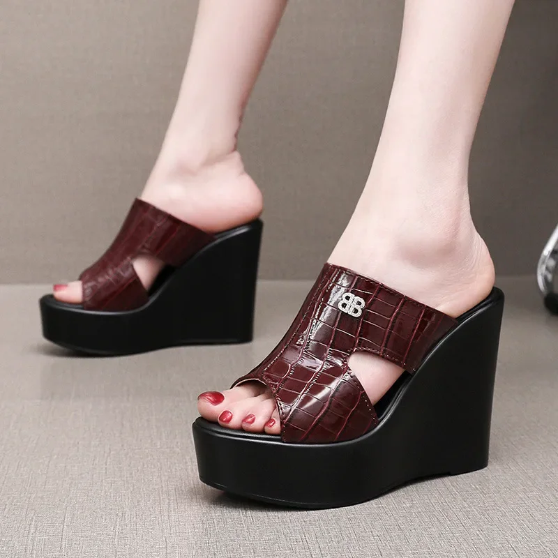 2025 33-43 Summer Wedges Heeled Slippers Ladies Shoes for Women Sandals Peep Toe Outside Women's Slipper Female Platform Sandal 
2025 33-43 Summer Wedges Heeled Slippers Ladies Shoes for Women Sandals Peep Toe Outside Women's Slipper Female Platform Sandal