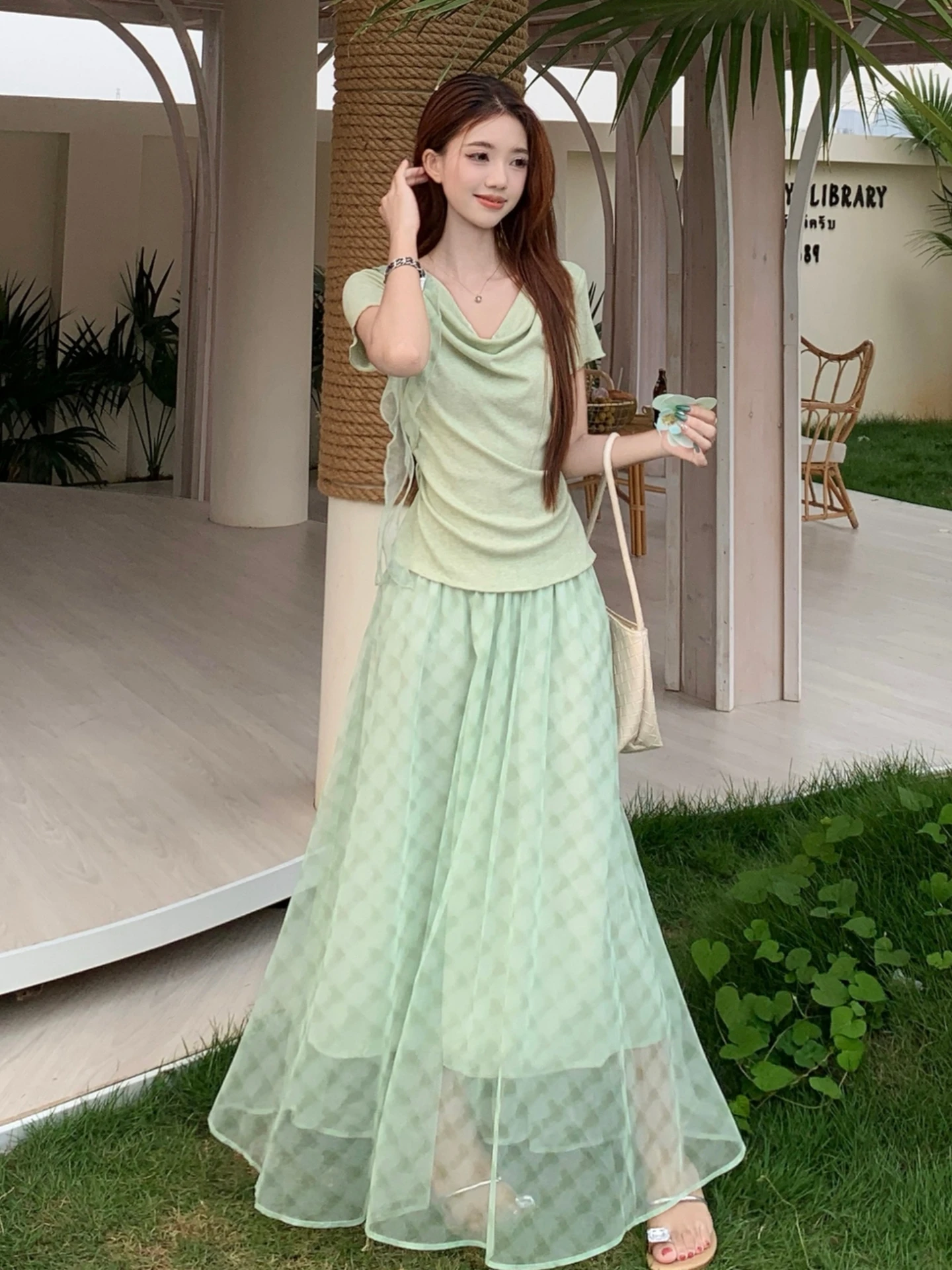 Summer Elegant Net Half-length Skirt And Top Set Women's plus Size Fashionable Outfit Knot Decorated Casual Wear
Summer Elegant Net Half-length Skirt And Top Set Women's plus Size Fashionable Outfit Knot Decorated Casual Wear