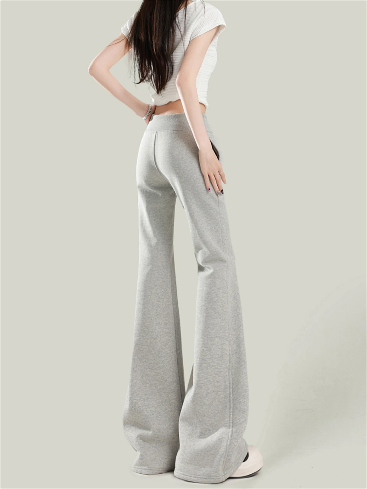 Стильные брюки для йоги с высокой талией и ключом, женские светлые повседневные спортивные штаны, весна-осень, новый американский облегающий крой
Стильные брюки для йоги с высокой талией и ключом, женские светлые повседневные спортивные штаны, весна-осень, новый американский облегающий крой